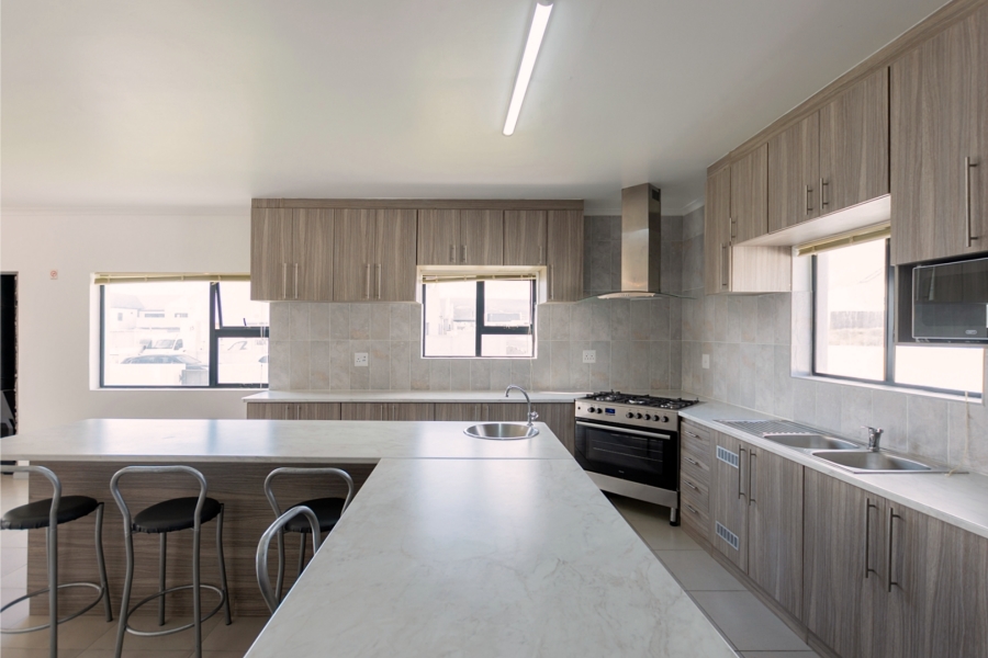 4 Bedroom Property for Sale in Harbour Heights Western Cape